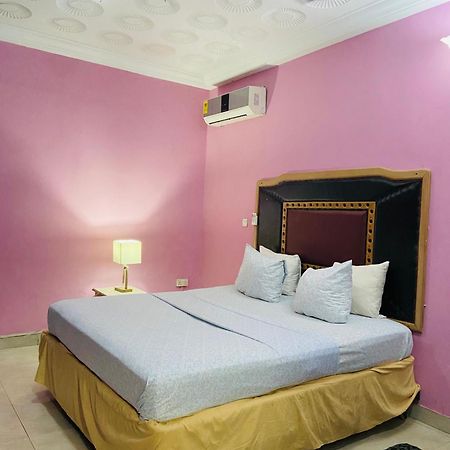 Heaven Gate Hotel Άκρα Εξωτερικό φωτογραφία