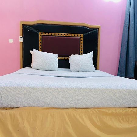 Heaven Gate Hotel Άκρα Εξωτερικό φωτογραφία