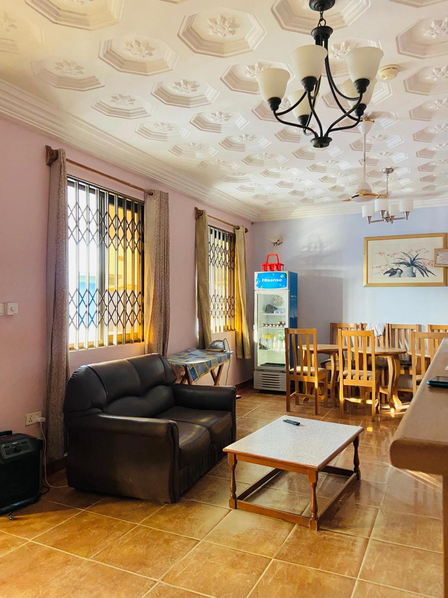 Heaven Gate Hotel Άκρα Εξωτερικό φωτογραφία