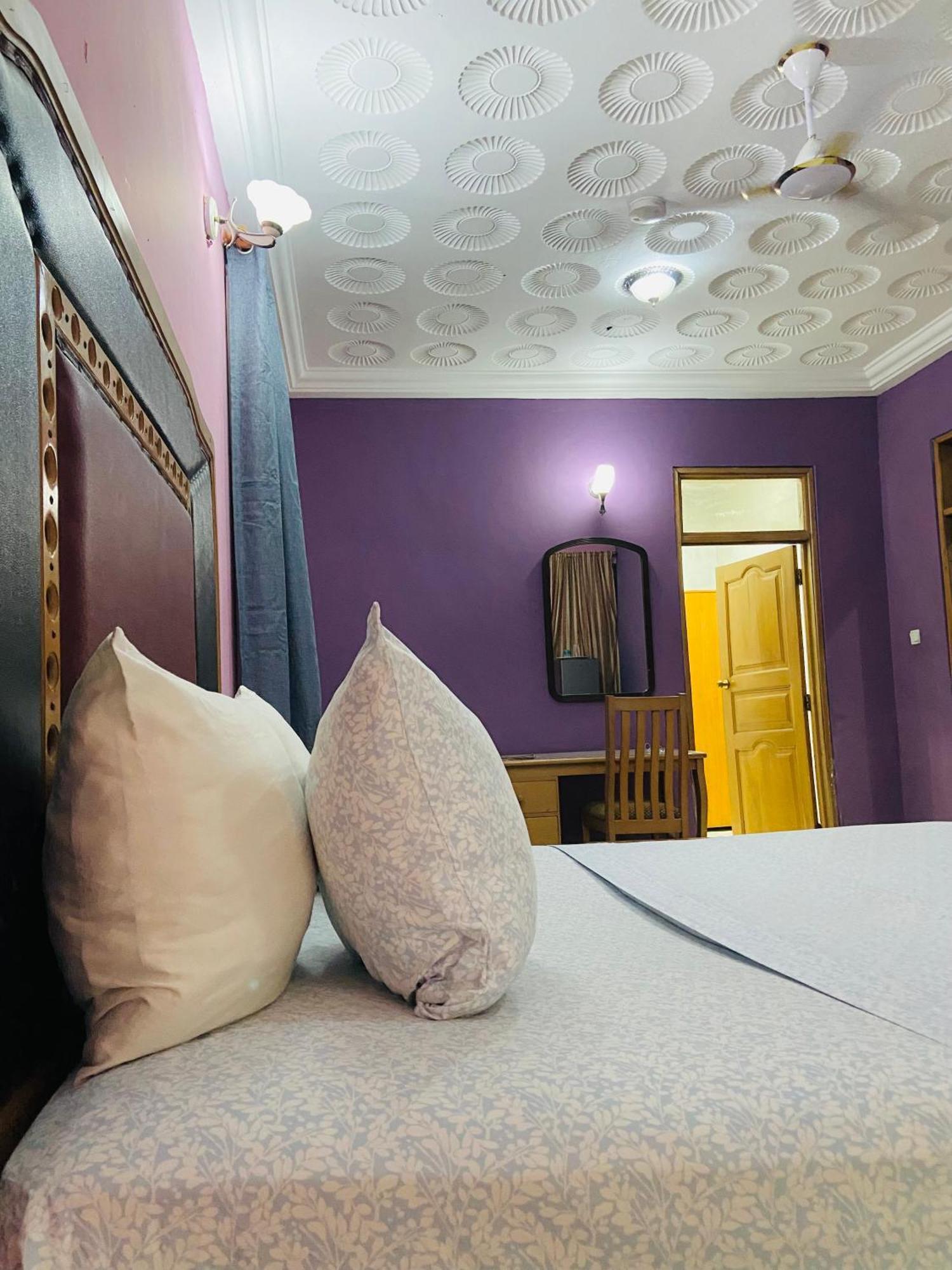 Heaven Gate Hotel Άκρα Εξωτερικό φωτογραφία
