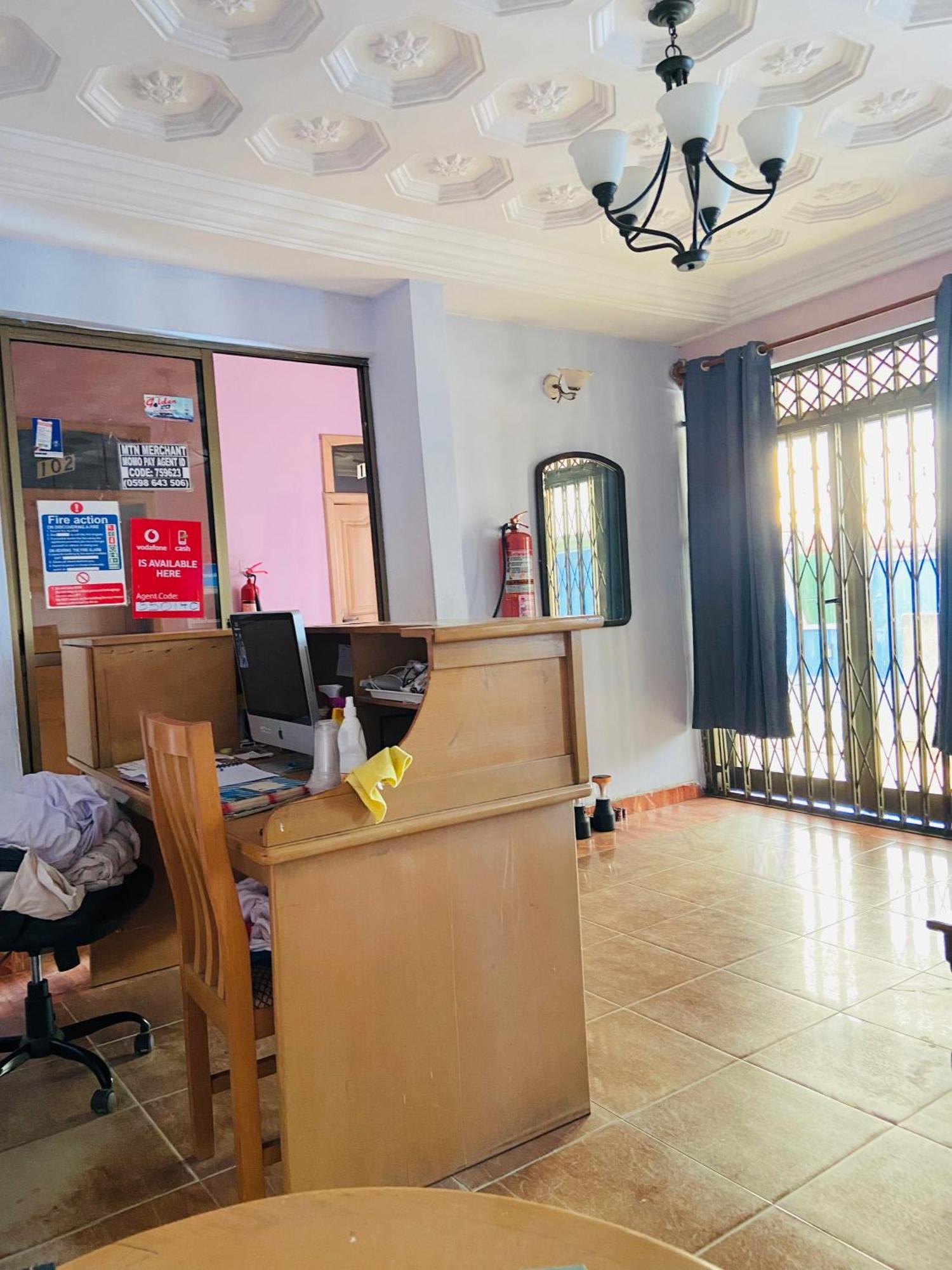 Heaven Gate Hotel Άκρα Εξωτερικό φωτογραφία